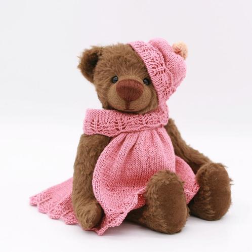 Kleine teddy beer gemaakt door Annie Beerten (Bel), Verzamelen, Beren en Cherished Teddies, Zo goed als nieuw, Stoffen beer, Overige merken