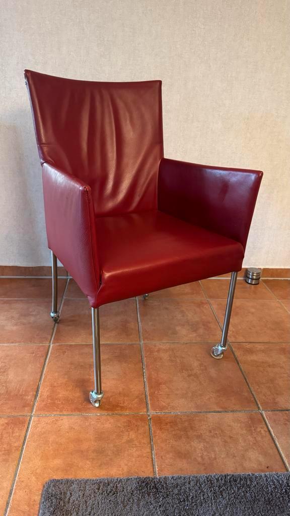 Bert Plantagie Arc rode leren stoel met wieltjes, Huis en Inrichting, Stoelen, Gebruikt, Vier, Leer, Rood, Ophalen