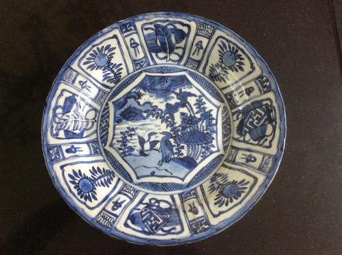 Imposante Chinees 17e eeuwse  Wan Li kraakporselein schotel, Antiek en Kunst, Antiek | Porselein, Ophalen of Verzenden
