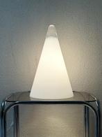 Ilu di Vetro Iceberg Teepee XL Tafellamp - Vintage Space Age, Huis en Inrichting, Lampen | Tafellampen, Space Age Retro Vintage Ilu TeePee Kogel Piramide lamp