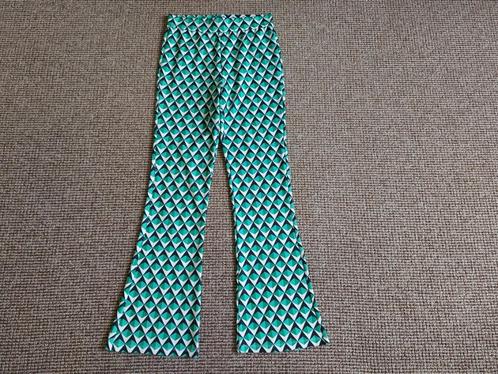 Broek M groen dessin, Kleding | Dames, Broeken en Pantalons, Zo goed als nieuw, Maat 38/40 (M), Groen, Lang, Ophalen of Verzenden