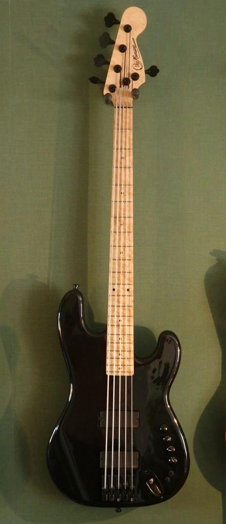 Vox Humana Swamp Ash body carbontech birdseye maple neck, Muziek en Instrumenten, Snaarinstrumenten | Gitaren | Bas, Zo goed als nieuw