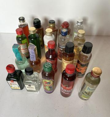 20 Miniatuur Jenever, graanjenever, .. flesjes - vol beschikbaar voor biedingen