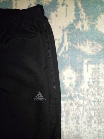 Adidas broek met 2 ritszakken beschikbaar voor biedingen