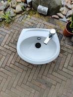Fonteintje voor w.c. met Grohe kraantje. Merk:Villeroy&Boch, Huis en Inrichting, Ophalen, Minder dan 50 cm, Gebruikt, Minder dan 25 cm