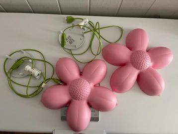 2x IKEA Bloem Wandlampen – Leuke Kinderkamerlampen! beschikbaar voor biedingen