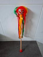 Carnavalsclown op stok, Ophalen