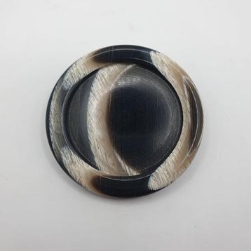 Antieke broche , hoorn beschikbaar voor biedingen