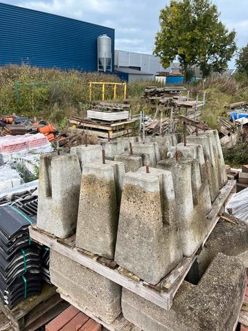Betonpoer - Fundering voor Schutting, Overkapping beschikbaar voor biedingen