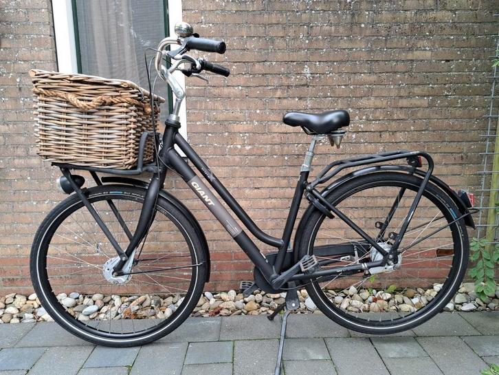 Giant Damesfiets met Mand, Fietsen en Brommers, Fietsen | Dames | Damesfietsen, Gebruikt, Giant, Versnellingen, 53 tot 56 cm, Ophalen