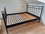 Svelvik spijlen bed 160 x 200, Huis en Inrichting, Slaapkamer | Bedden, Ophalen, Eenpersoons, Zwart, Zo goed als nieuw