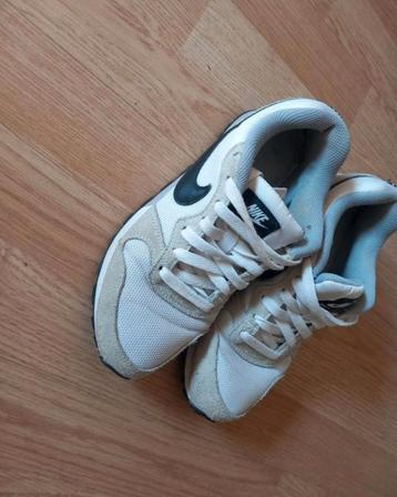 ZganNIKE dames sneakermd runner2 mt 36 Ehv5655 geldrop mierl beschikbaar voor biedingen