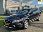 Volvo XC70 2.4 D5 Summum 4x4 |AUTOMAAT|PDC|LEER|TREKHAAK|CRU, Automaat, 1716 kg, Gebruikt, Beige