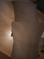2 grote dikke kussens bruin, Huis en Inrichting, Woonaccessoires | Kussens, Ophalen, Zo goed als nieuw, Bruin, Vierkant