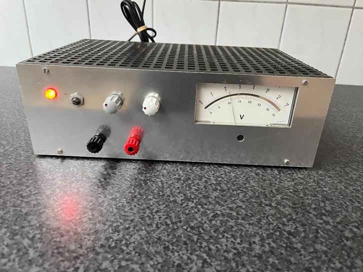 Oude ( Philips ) voeding 0-25 volt ., Hobby en Vrije tijd, Elektronica-componenten, Gebruikt, Ophalen of Verzenden