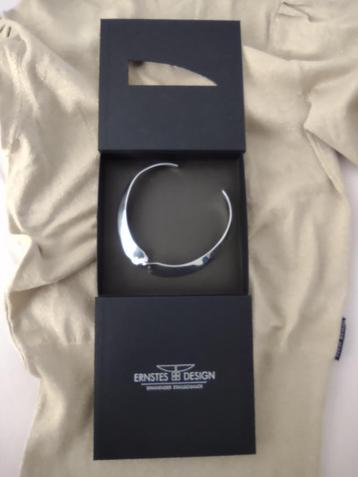 Getordeerde sterling zilveren spang/choker, Ernstes Design beschikbaar voor biedingen