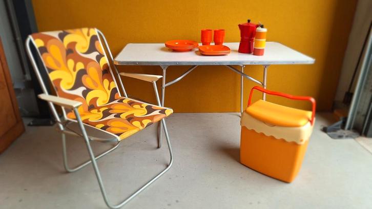 Retro Camping Set: Tafel, Stoel, Koelbox, Servies, Caravans en Kamperen, Kampeermeubelen, Gebruikt, Campingstoel, Ophalen of Verzenden
