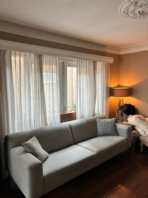 Licht grijze design bank Enzo Luca, Huis en Inrichting, Banken | Complete zithoeken, Zo goed als nieuw, Ophalen