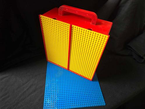 Lego set koffer en bouwplaat, Kinderen en Baby's, Speelgoed | Duplo en Lego, Zo goed als nieuw, Lego, Complete set, Ophalen of Verzenden