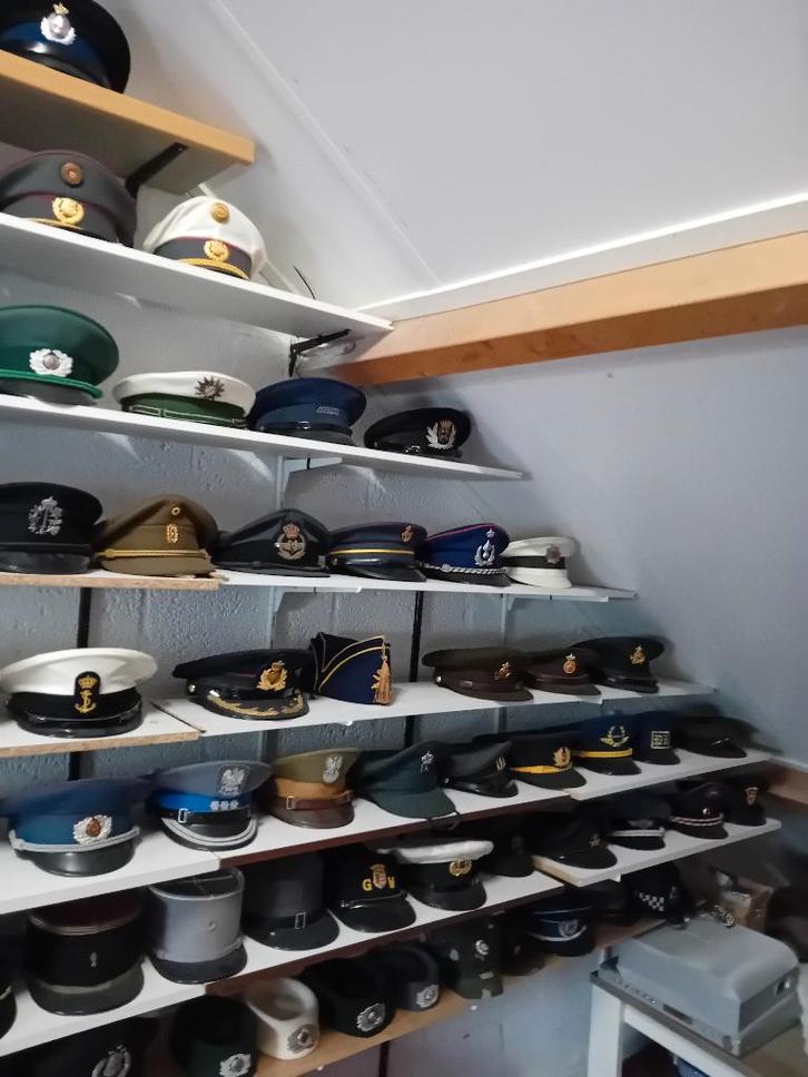 uniform petten, Verzamelen, Militaria | Algemeen, Overige soorten, Overige typen, Nederland, Ophalen