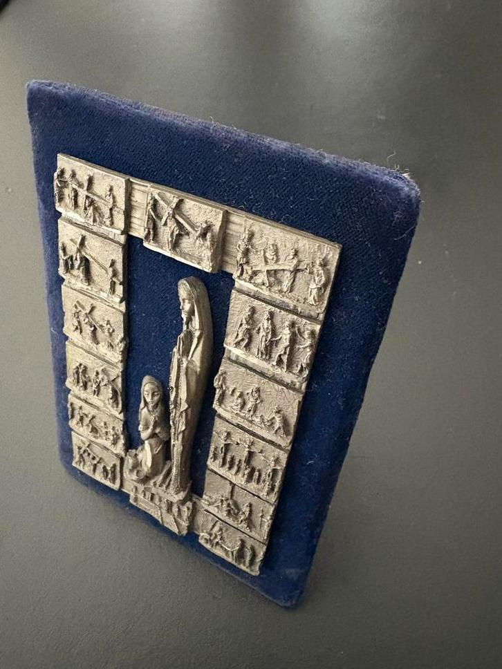 Reis icoon kruisweg. Met Maria en 14 kruiswegstaties in tin., Antiek en Kunst, Antiek | Religie, Ophalen of Verzenden