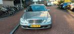 Mercedes-Benz E-Klasse 2.6 E240 Sedan AUT 2004 Grijs, Auto's, Mercedes-Benz, Automaat, Achterwielaandrijving, 2597 cc, 1505 kg