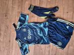 Mooi nieuw ajax uit tenue met sokken mt 140-146 en  152-158, Eén persoon