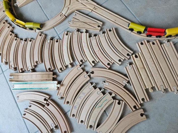 treinbaan van hout, Brio zeer goede staat veel onderdelen, Kinderen en Baby's, Speelgoed | Houten speelgoed, Zo goed als nieuw