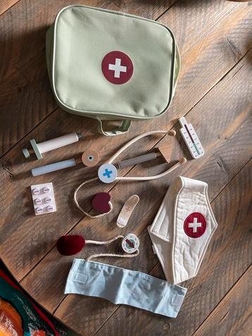 Leuk Dokterssetje / dokterstas voor Kleine Dokters! beschikbaar voor biedingen