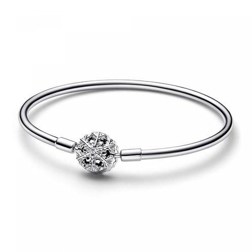 Pandora Sparkling Snowflake bangle (limited edition) size 21, Sieraden, Tassen en Uiterlijk, Armbanden, Nieuw, Zilver, Zilver