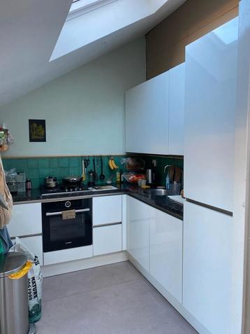 Prachtige hoogglans hoekkeuken incl.apparatuur en garantie!! beschikbaar voor biedingen