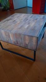 Salontafel vierkant hout met ijzer, Huis en Inrichting, Tafels | Salontafels, Ophalen, Zo goed als nieuw