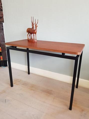 Teak Bijzettafel in de stijl van Pastoe - Vintage jaren 70 beschikbaar voor biedingen