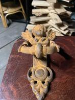 Gietijzeren deurklopper, Ophalen