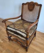 Mooie antieke houten leunstoel met heerlijk kussen, Antiek en Kunst, Ophalen