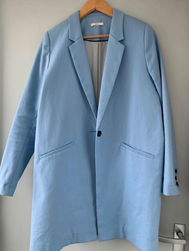 Sessùn lichtblauwe colbert nieuwstaat, Kleding | Dames, Jasjes, Kostuums en Pakken, Zo goed als nieuw, Maat 38/40 (M), Blauw, Ophalen of Verzenden
