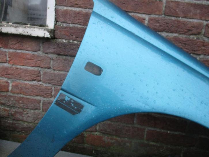 rechter voorscherm toyota starlet P 8, Auto-onderdelen, Carrosserie en Plaatwerk, Spatbord, Toyota, Gebruikt, Ophalen of Verzenden