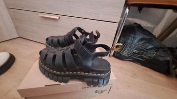 Dr. Martens Sandalen Heren Maat 42. beschikbaar voor biedingen