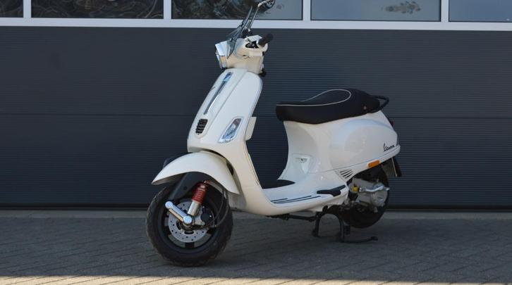 Vespa S50 4T | 2012 | Slechts 1.344km | NL kenteken |, Fietsen en Brommers, Scooters | Vespa, Zo goed als nieuw, Vespa S, Maximaal 25 km/u