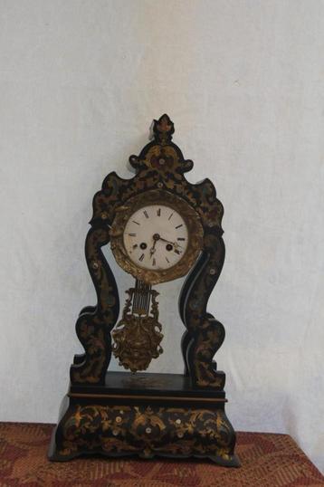 Boulle klok met inleg beschikbaar voor biedingen