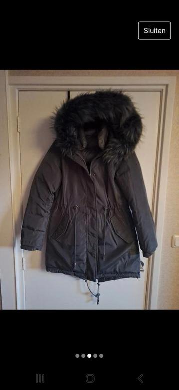 2-in-1 Winterjas beschikbaar voor biedingen
