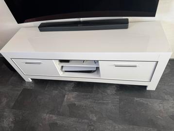 Tv meubel kast beschikbaar voor biedingen