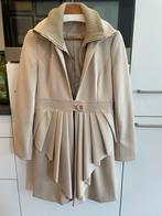 Elegante trenchcoat met colkraag, Ophalen of Verzenden, Zo goed als nieuw, Maat 38/40 (M), Beige