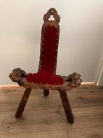 Spaanse driepootstoel met rugleuning……Vintage, Antiek en Kunst, Antiek | Meubels | Stoelen en Banken, Ophalen