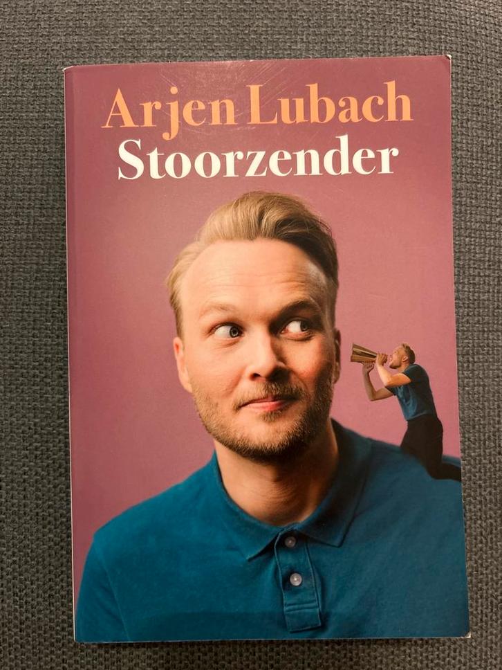 Arjan Lubach - Stoorzender, Boeken, Biografieën, Zo goed als nieuw, Politiek, Ophalen of Verzenden