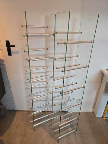 Glazen Wandrekken met Metalen Stangen - Stijlvol Design beschikbaar voor biedingen