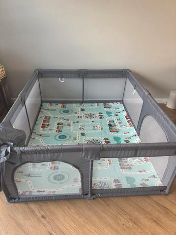 Baby play box. Eenmalig gebruikt beschikbaar voor biedingen