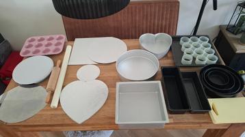 Diverse bakspullen en wilton spuitmondjes  beschikbaar voor biedingen