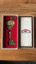 Disneyland sleutel / key Plaza Garden restaurant LE 1893, Ophalen of Verzenden, Overige figuren, Nieuw, Overige typen