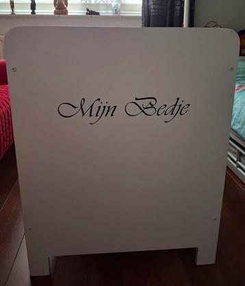 Ledikantje beschikbaar voor biedingen